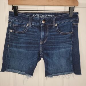 American Eagle AEO Midi frayed hem denim jean shorts 0
